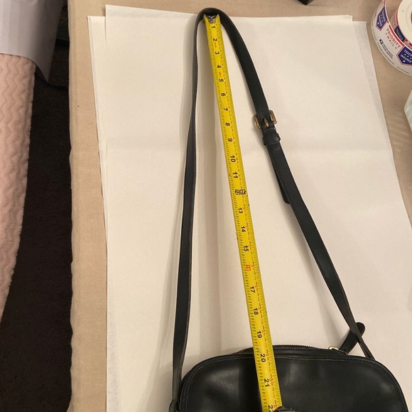 Vintage Coach Black Leather Crossbody Shoulder Handbag No. D4C-9931 - Picture 16 of 16